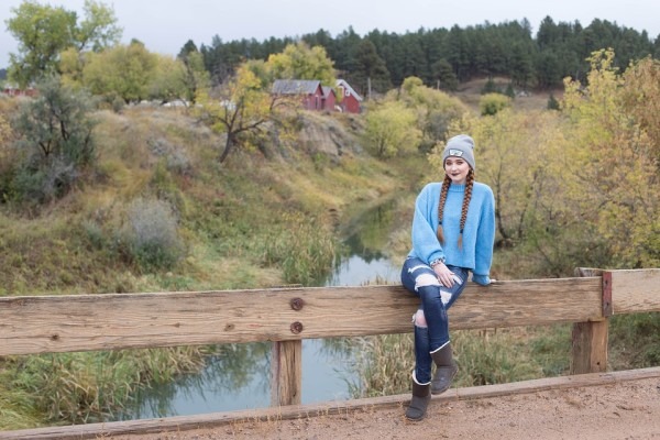 冷知识:女生穿开裆连裤袜时胖次穿里面还是外面？